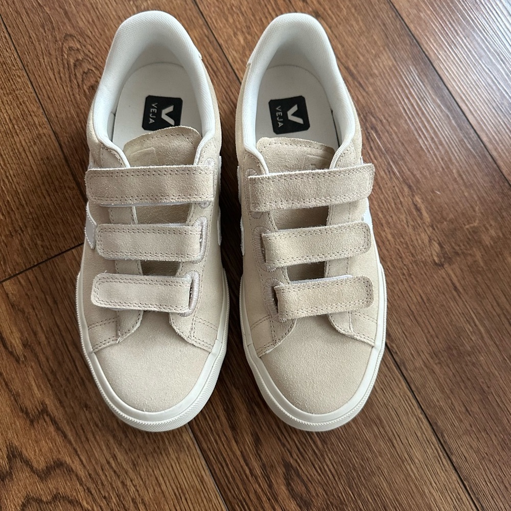 Veja Recife Suede Velcro Sneakers 8